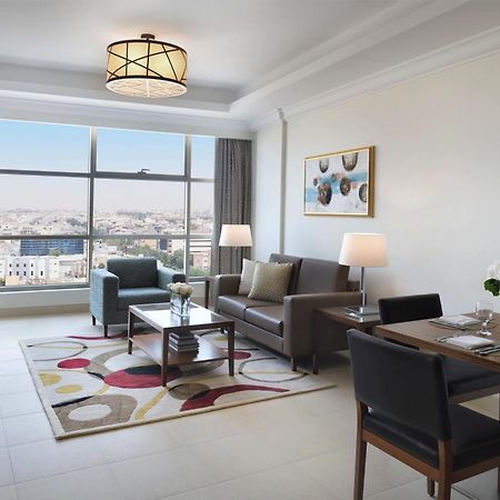 Marriott Executive Apartments Al Khobar Exteriör bild A living room at the hotel