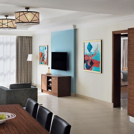 Marriott Executive Apartments Al Khobar Exteriör bild A typical suite at the Hilton London Heathrow