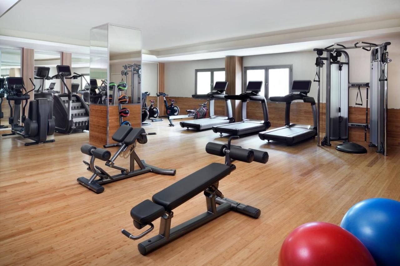 Marriott Executive Apartments Al Khobar Exteriör bild A gym at a hotel