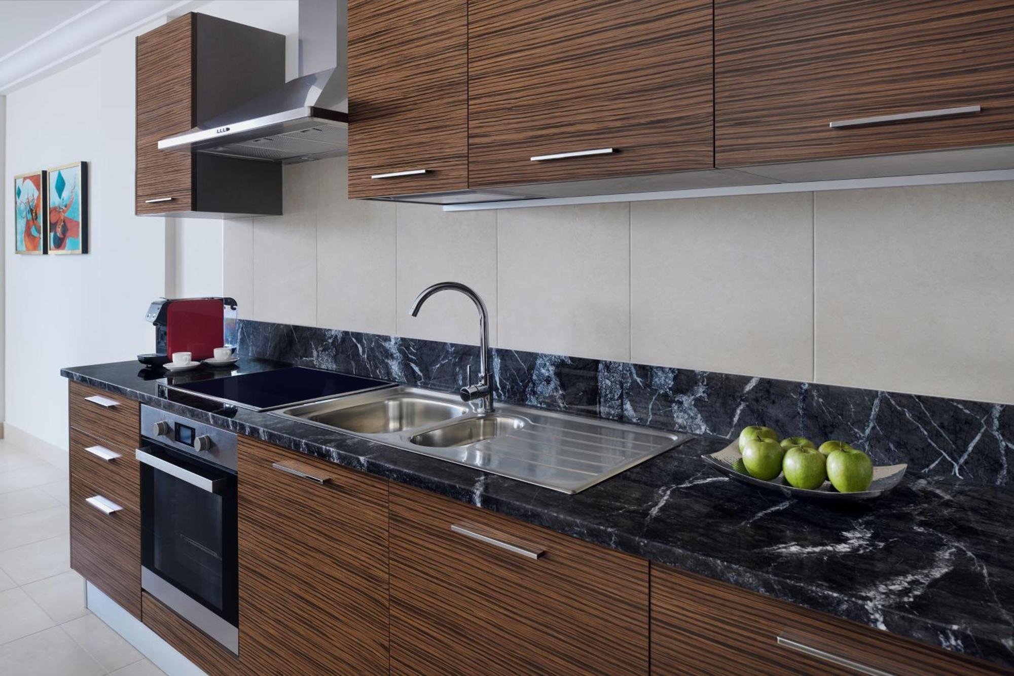 Marriott Executive Apartments Al Khobar Exteriör bild A modern kitchen